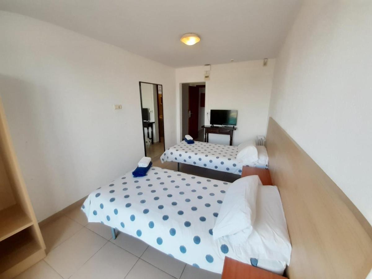 Hostal Mozaik Lloret Lloret de Mar Bagian luar foto