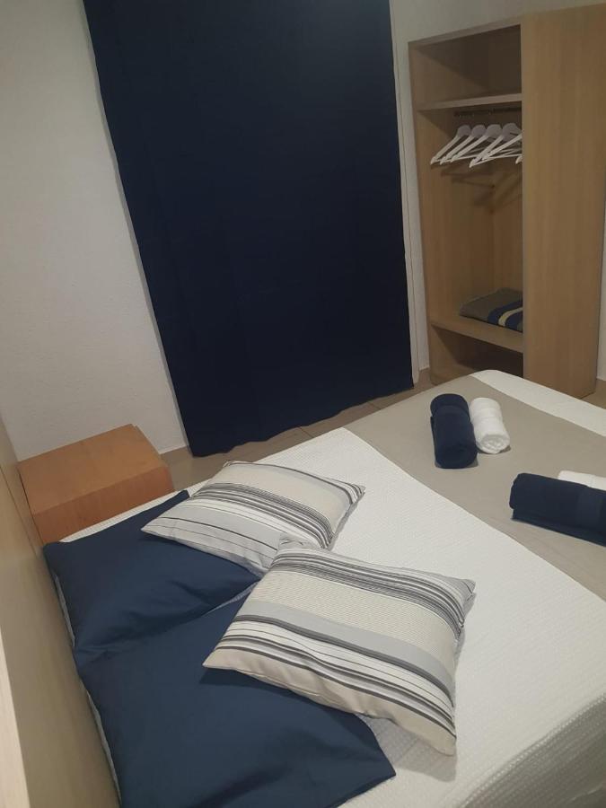 Hostal Mozaik Lloret Lloret de Mar Bagian luar foto
