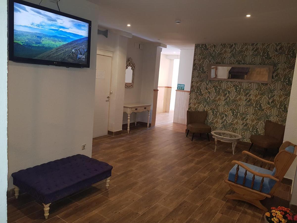 Hostal Mozaik Lloret Lloret de Mar Bagian luar foto